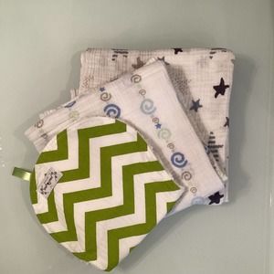 2 Aden & Anais Baby Swaddles with Bonus Burp Cloth from The Posh Pea Boutique.